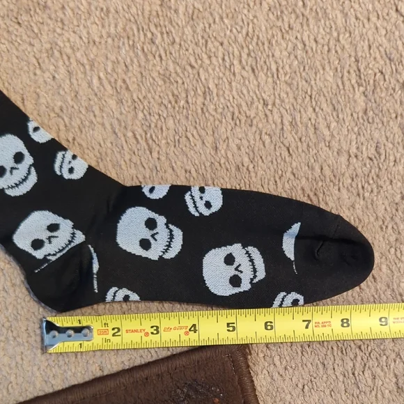 4 Black and White Skull Pattern Compression Socks Knee High - Picture 3 of 5
